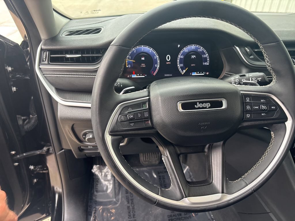 Used 2023 Jeep Grand Cherokee L Laredo AWD/4WD image 15