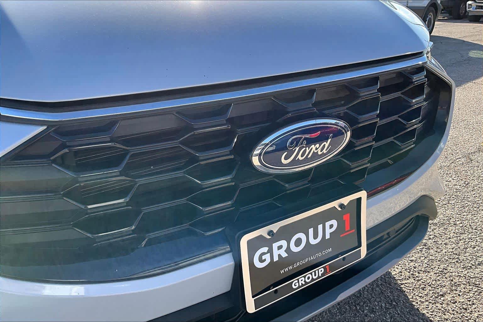 Certified 2025 Ford Escape ST-Line FWD image 28
