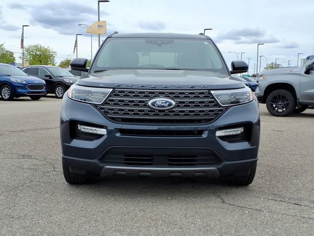 Certified 2024 Ford Explorer XLT w/ Equipment Group 202A AWD/4WD image 2