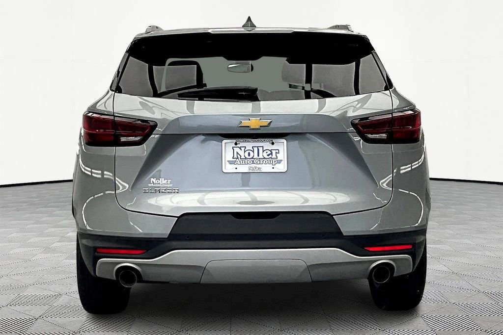 Used 2024 Chevrolet Blazer LT w/ Convenience Package image 3