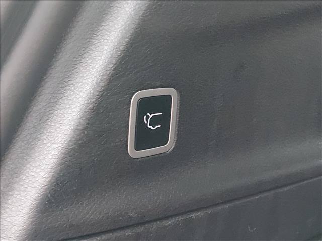 Used 2025 Chrysler Pacifica Select FWD image 16