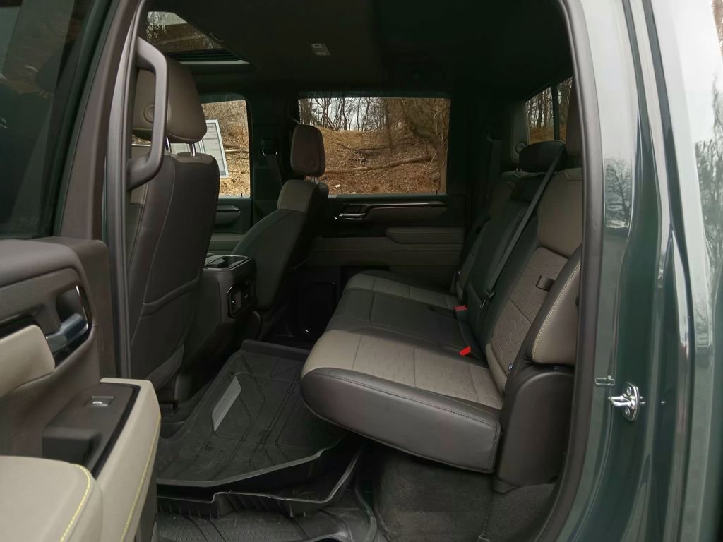 Used 2025 Chevrolet Silverado 2500 ZR2 w/ Technology Package image 18