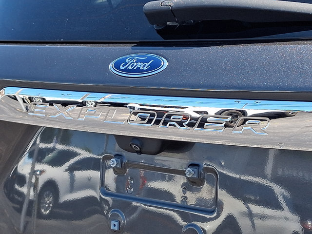 Certified 2020 Ford Explorer XLT w/ Equipment Group 202A AWD/4WD image 32