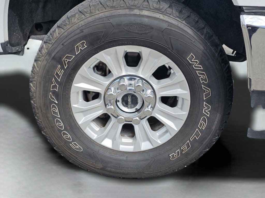 Certified 2022 Ford F350 XLT w/ XLT Value Package image 21