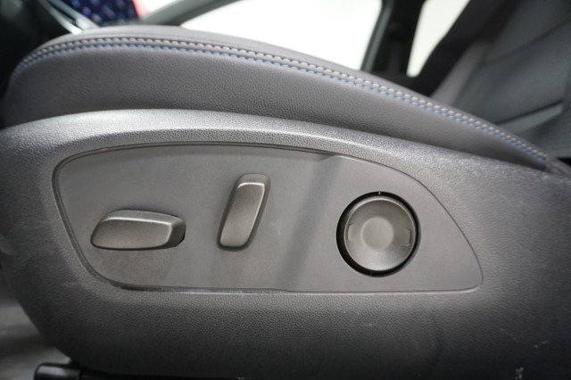 Used 2025 Chevrolet Equinox EV LT w/ Convenience Package FWD image 18