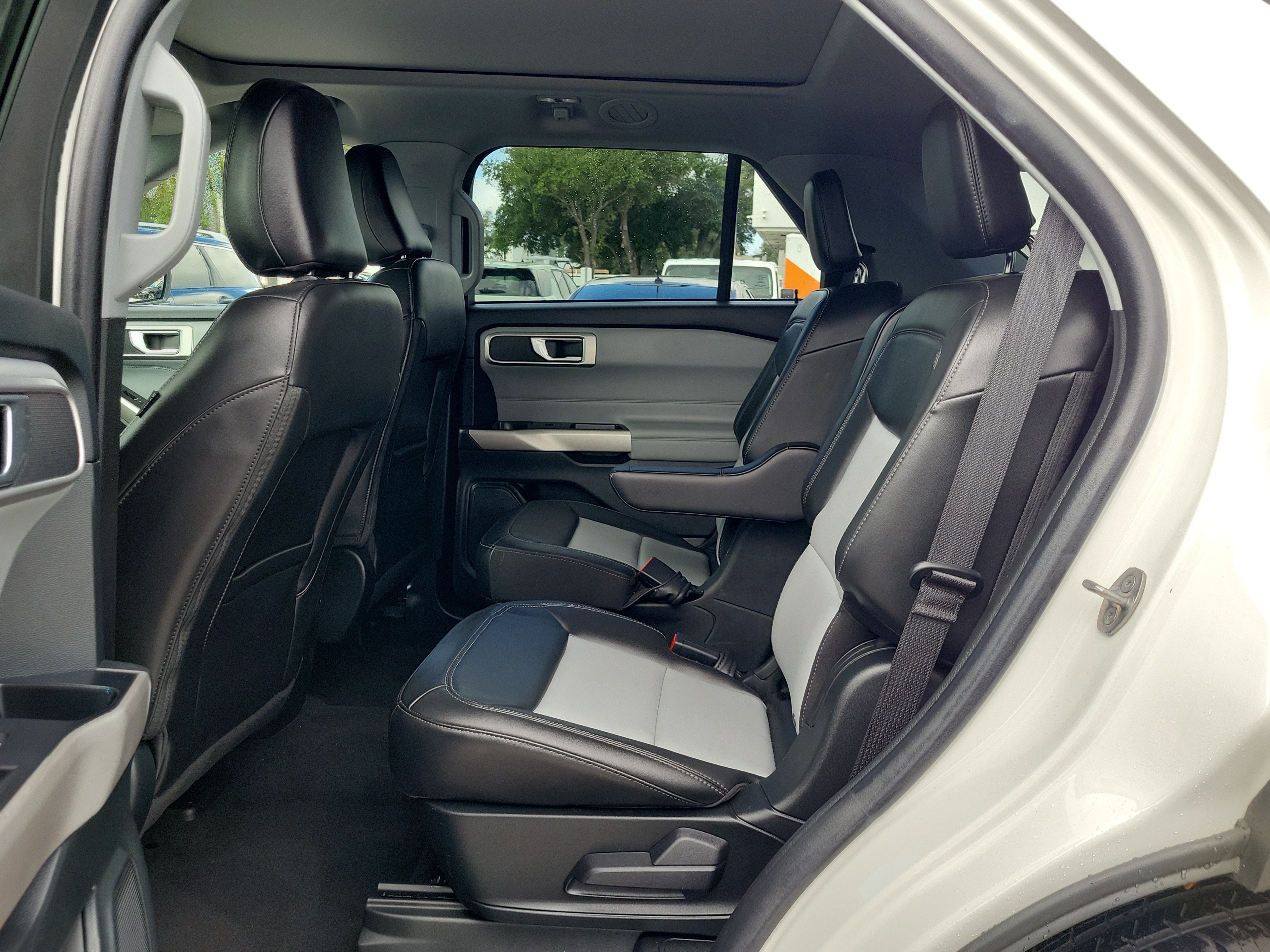 Certified 2023 Ford Explorer XLT w/ Equipment Group 202A RWD image 13