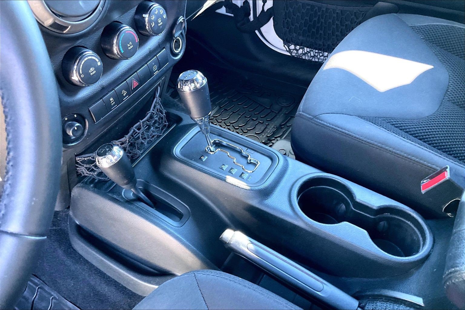 Used 2017 Jeep Wrangler Unlimited Sport AWD/4WD image 17