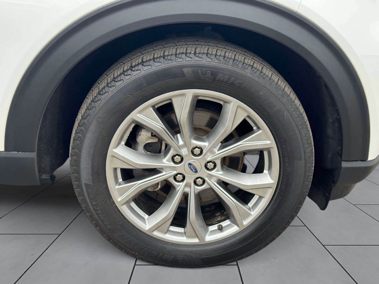 Certified 2022 Ford Explorer XLT w/ Equipment Group 202A image 8