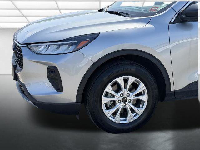 Certified 2023 Ford Escape Active AWD/4WD image 2