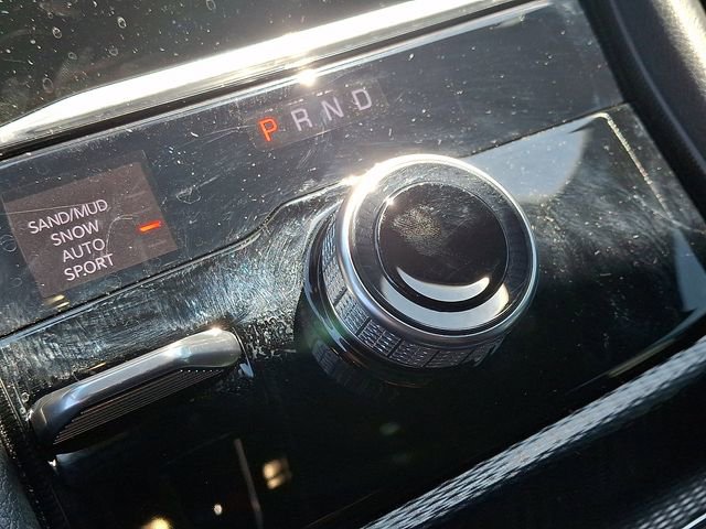 Used 2025 Jeep Grand Cherokee Limited AWD/4WD image 14