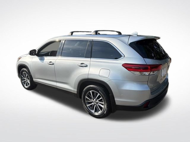 Used 2019 Toyota Highlander XLE AWD/4WD image 6
