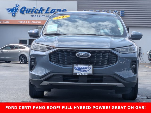 Certified 2025 Ford Escape Platinum w/ Premium Technology Package FWD image 2