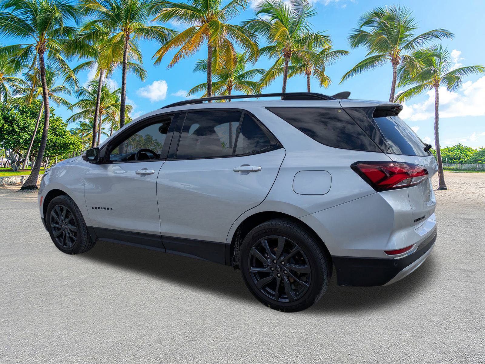 Used 2022 Chevrolet Equinox RS w/ RS Leather Package image 6