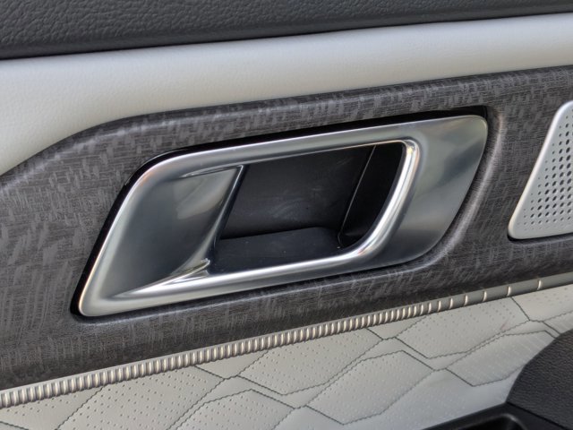 Certified 2025 Ford Explorer Platinum w/ Ultimate Package image 30