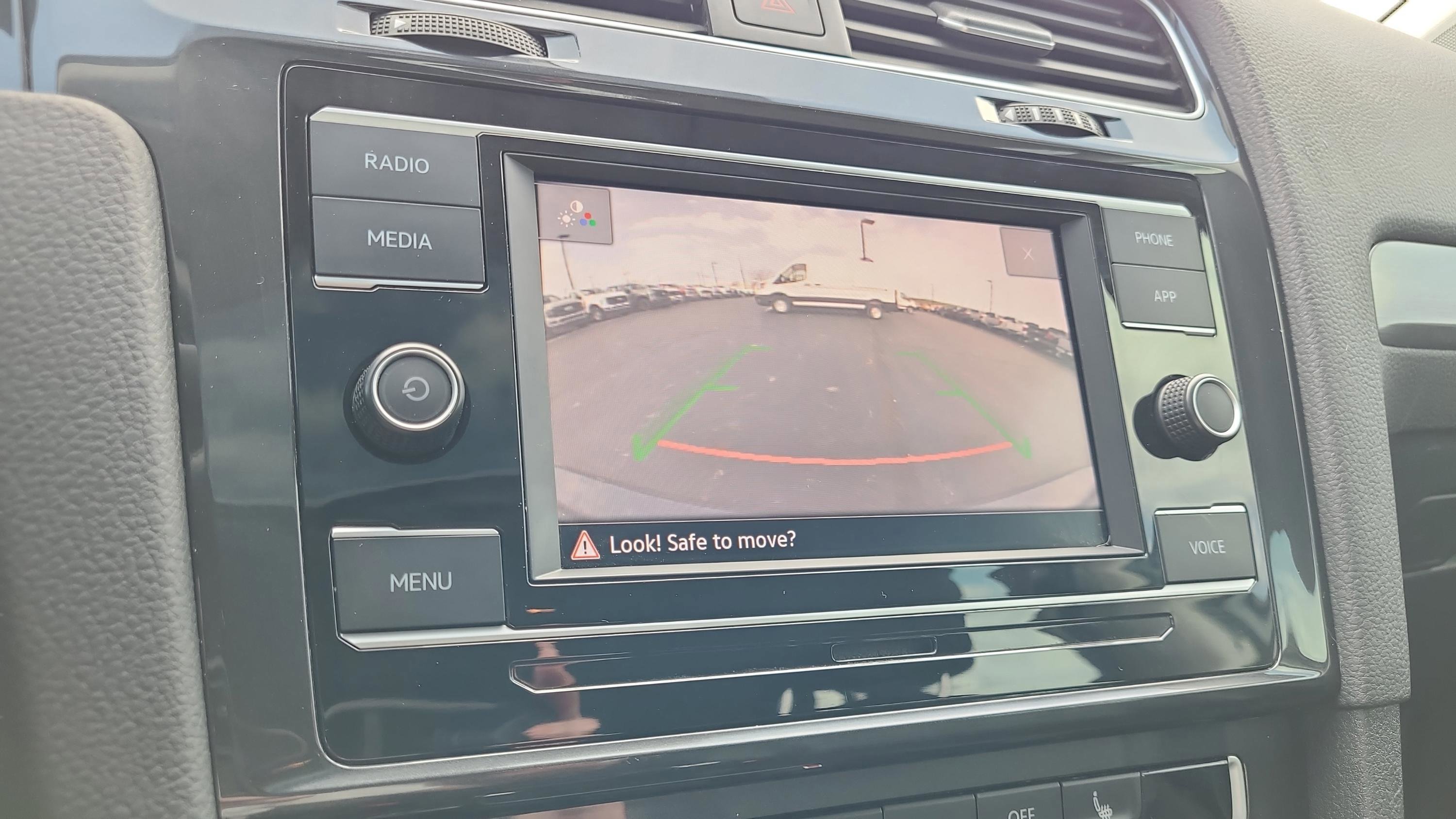 Used 2021 Volkswagen Golf 4-Door image 20