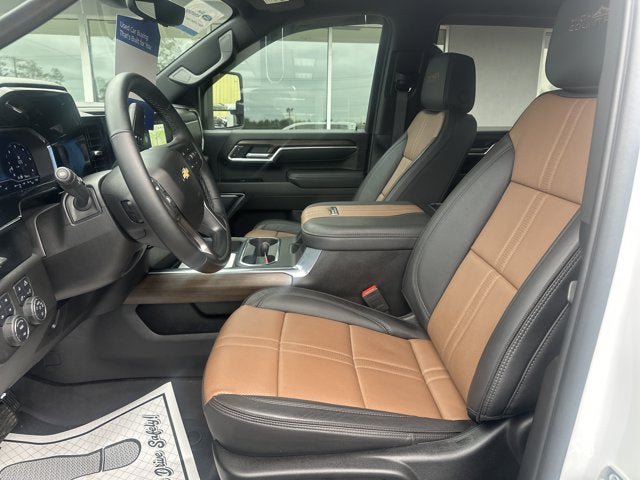 Used 2025 Chevrolet Silverado 2500 High Country w/ High Country Premium Package AWD/4WD image 11