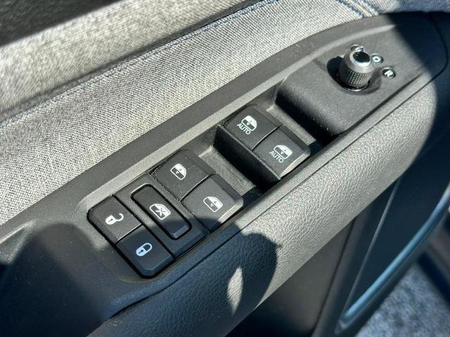 Used 2024 Jeep Compass Latitude AWD/4WD image 16