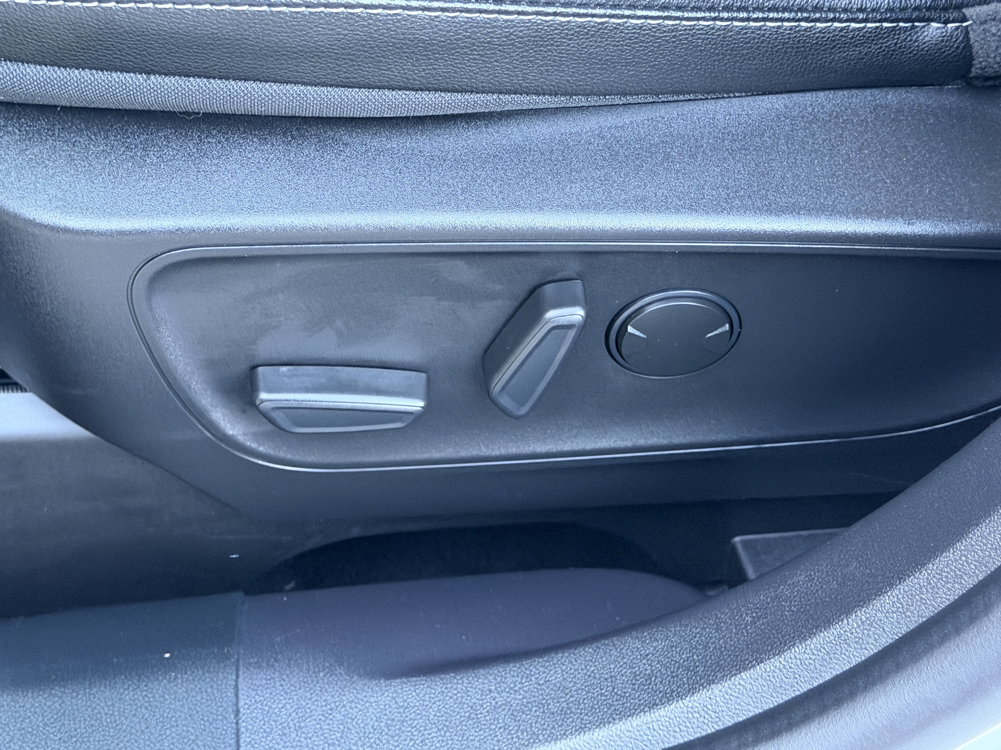 Certified 2022 Ford Escape SEL image 12