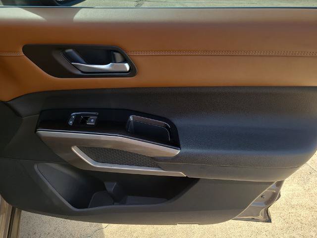 Used 2023 Nissan Pathfinder Platinum FWD image 9