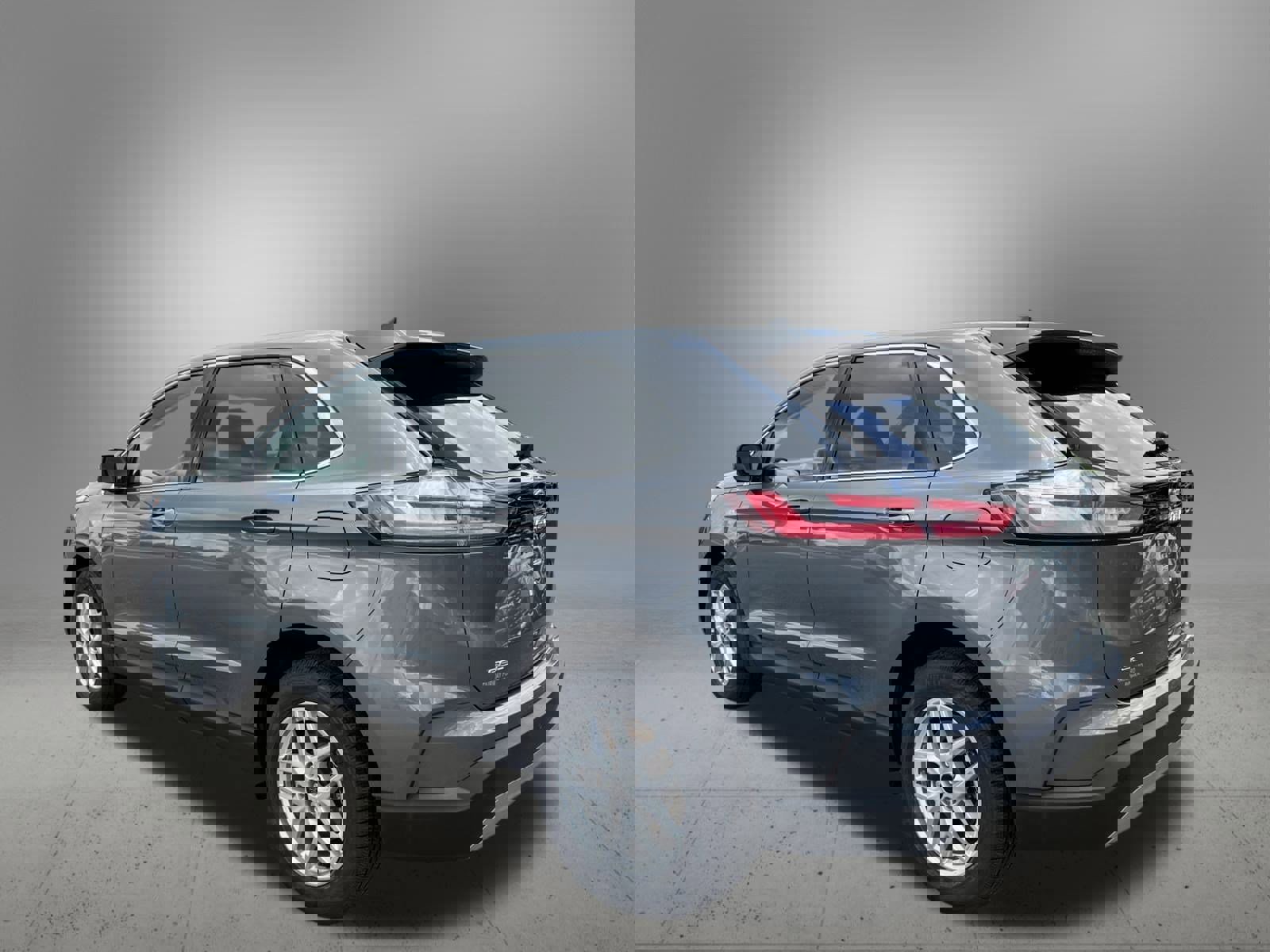 Certified 2024 Ford Edge SEL image 3