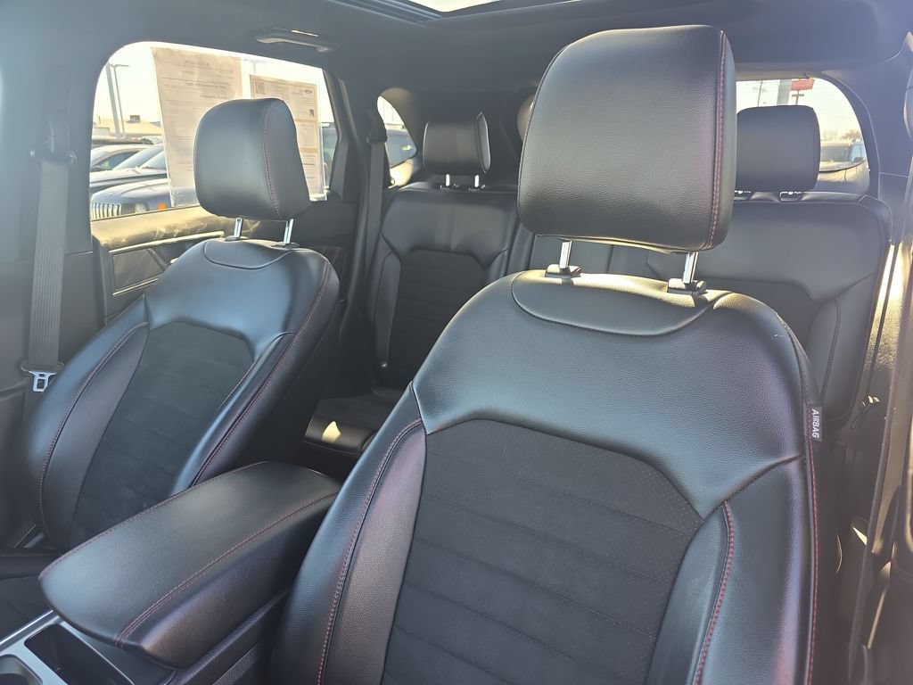 Certified 2024 Ford Edge ST-Line AWD/4WD image 19