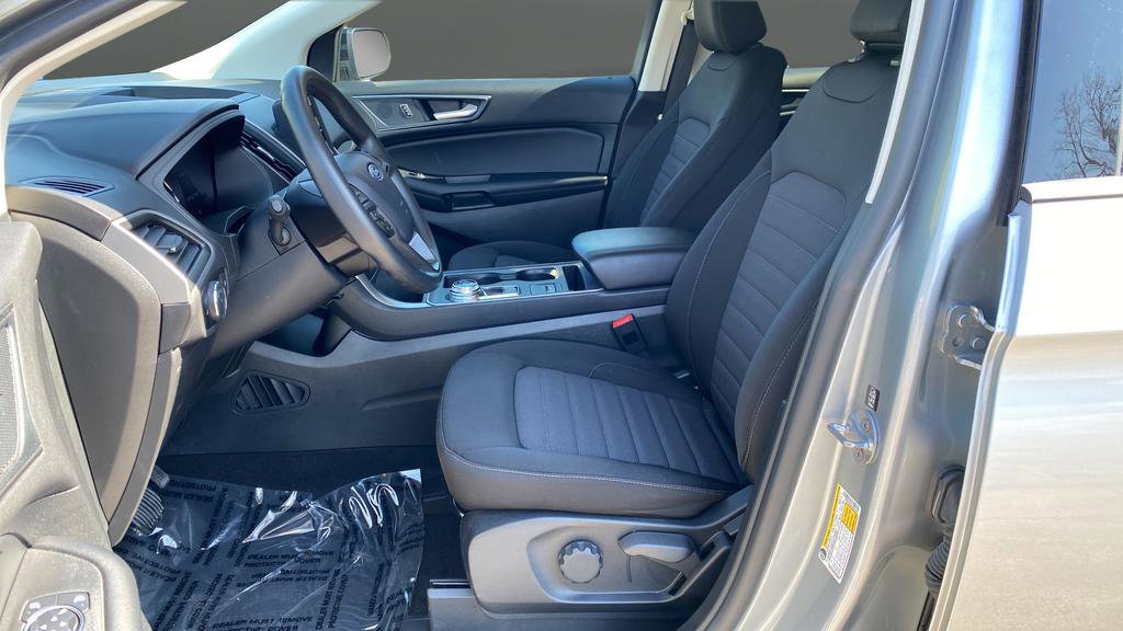 Certified 2024 Ford Edge SE w/ Black Appearance Package AWD/4WD image 9