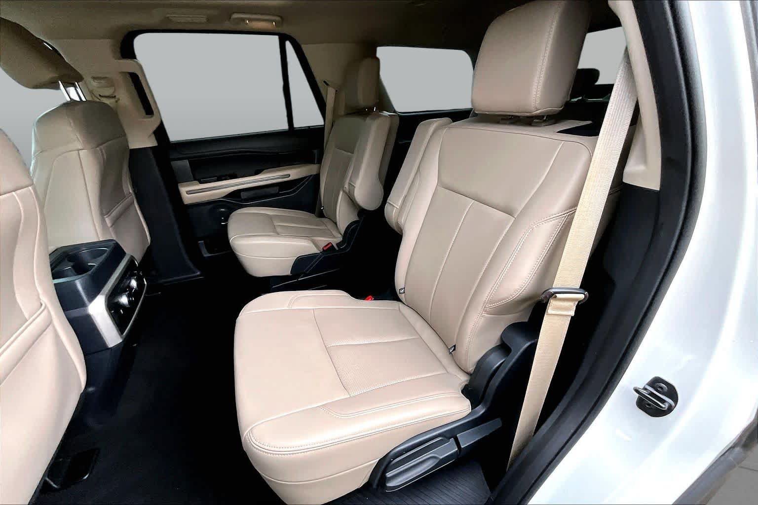 Certified 2024 Ford Expedition XLT RWD image 21