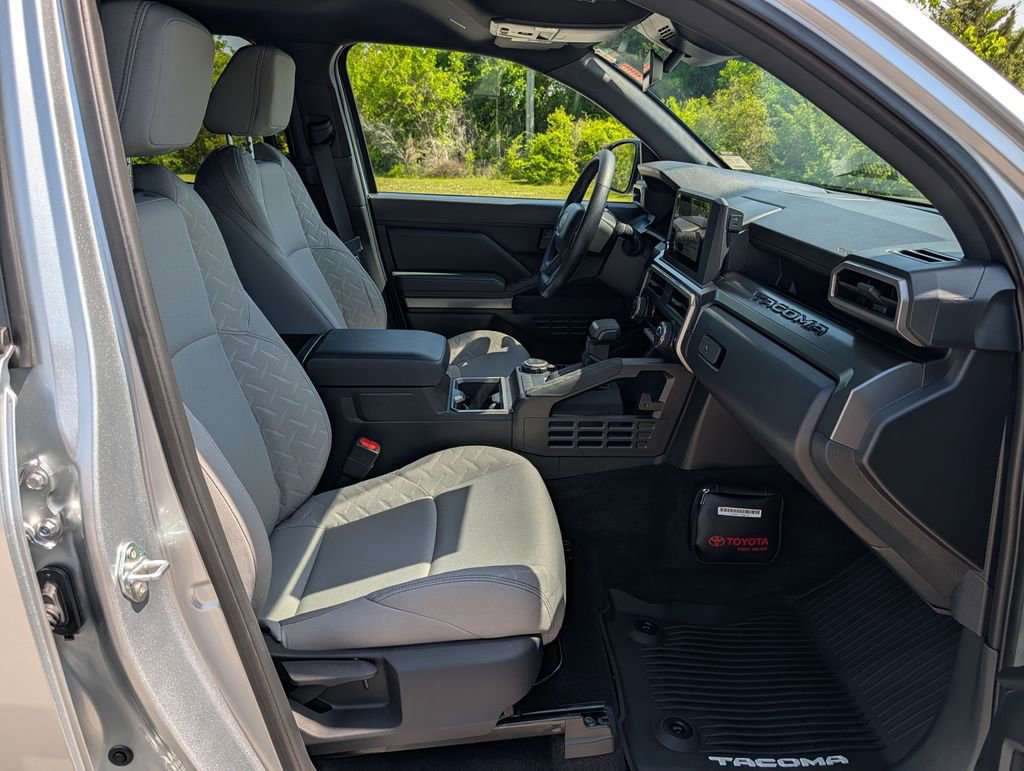 Used 2025 Toyota Tacoma SR5 AWD/4WD image 21