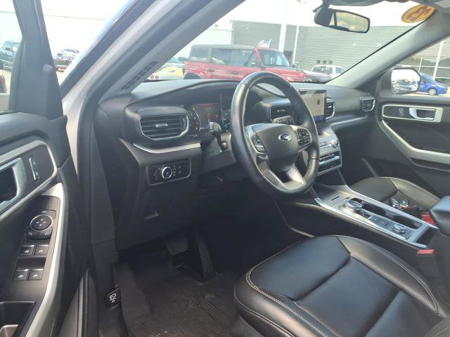 Certified 2023 Ford Explorer XLT w/ Equipment Group 202A AWD/4WD image 6