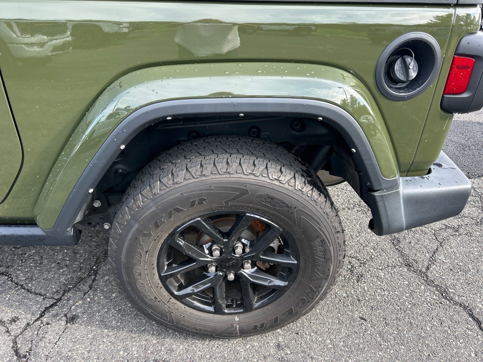 Used 2023 Jeep Wrangler Sport AWD/4WD image 9