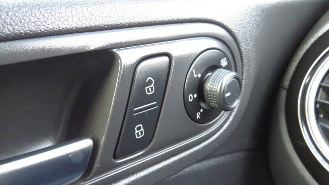 Used 2019 Volkswagen Beetle 2.0T S image 23