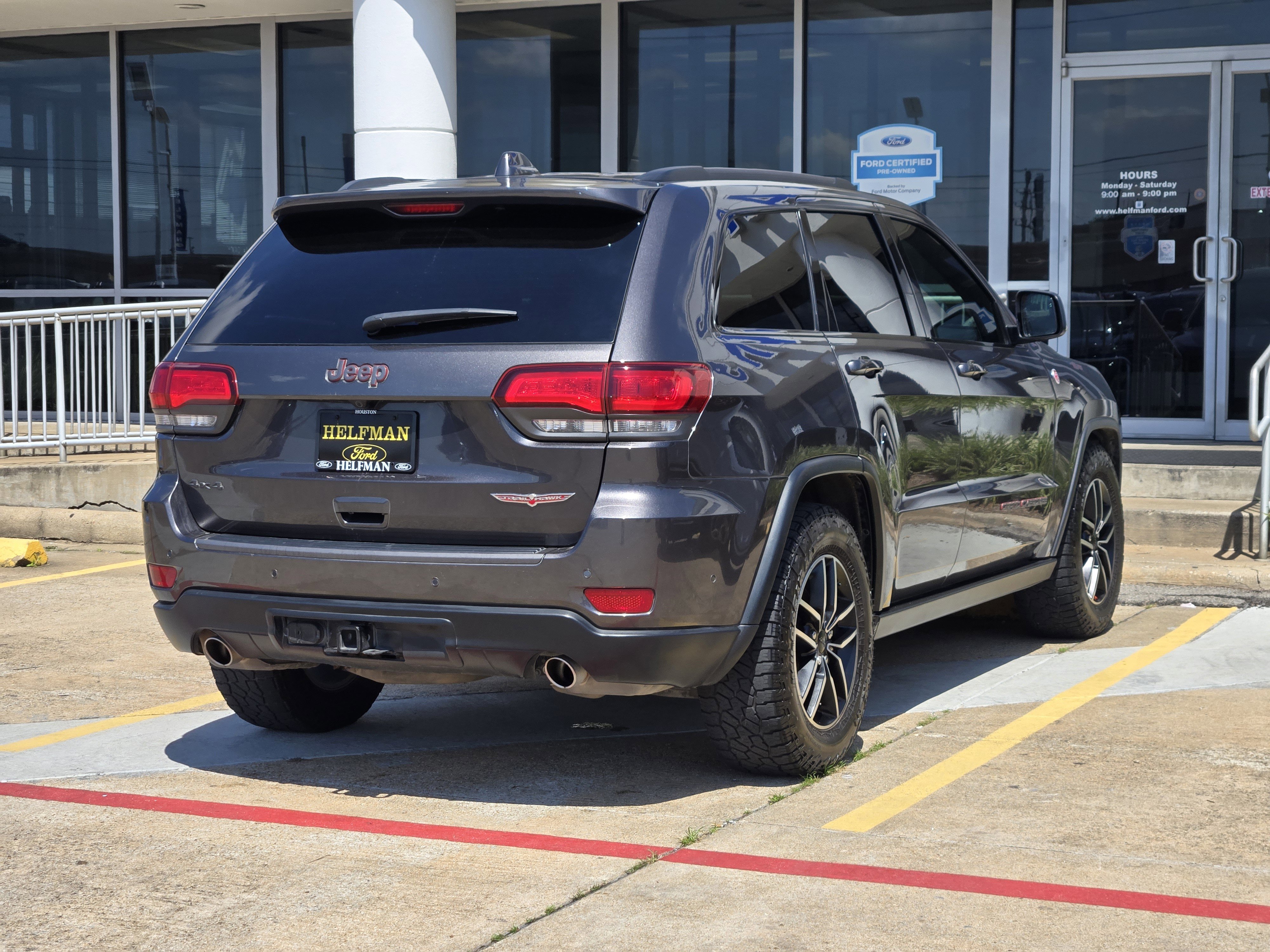 Used 2018 Jeep Grand Cherokee Trailhawk w/ Trailhawk Luxury Group AWD/4WD image 4