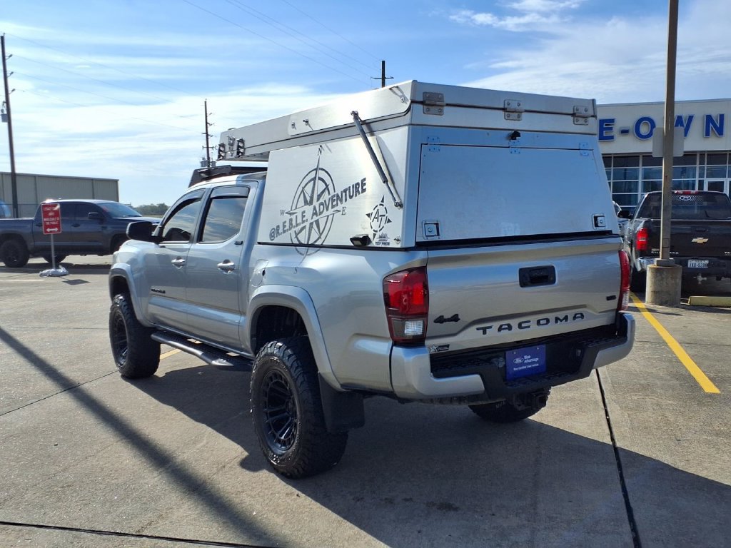 Used 2022 Toyota Tacoma SR5 w/ Technology Package AWD/4WD image 4