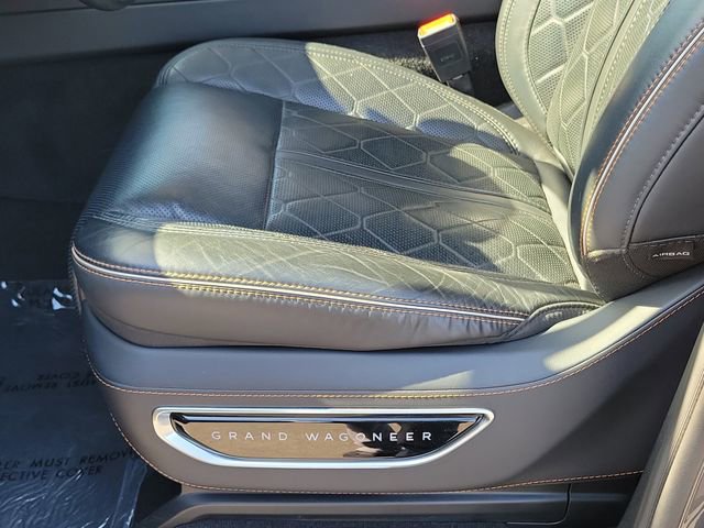 Used 2023 Jeep Grand Wagoneer Series III w/ Rear Seat Video Group 1 AWD/4WD image 19