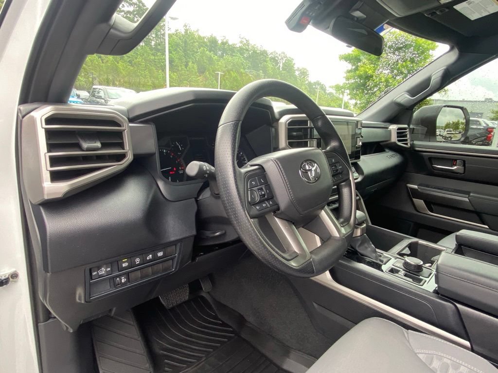 Used 2025 Toyota Tundra SR5 AWD/4WD image 9