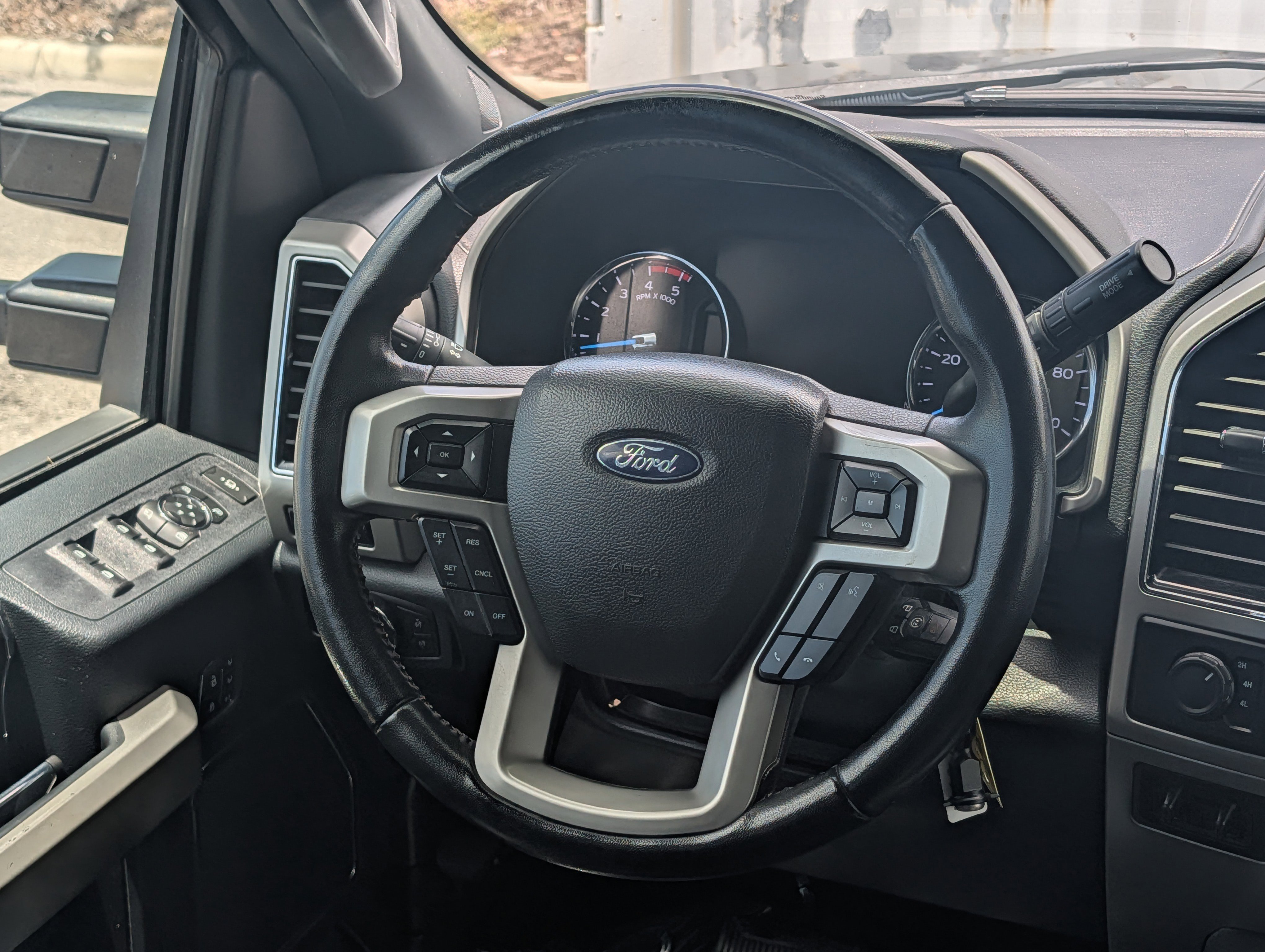 Certified 2022 Ford F450 Lariat w/ Lariat Value Package AWD/4WD image 17
