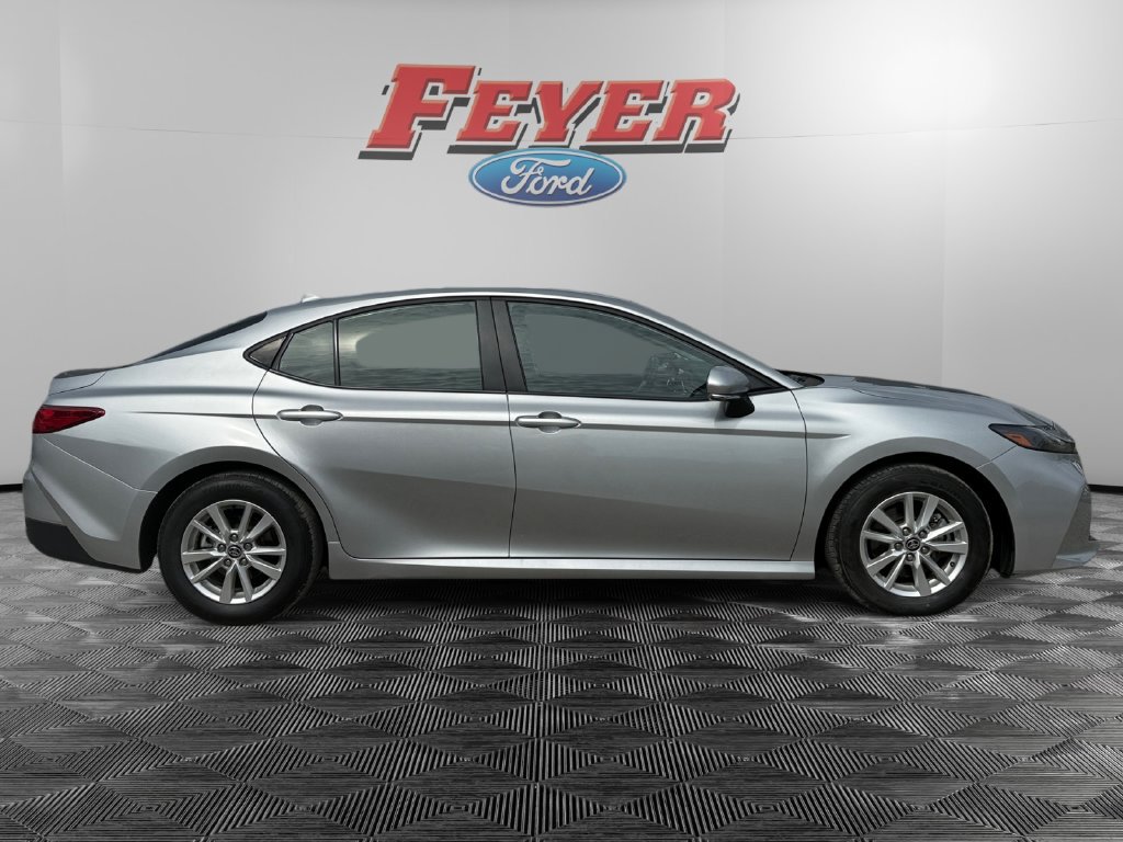 Used 2025 Toyota Camry LE FWD image 6