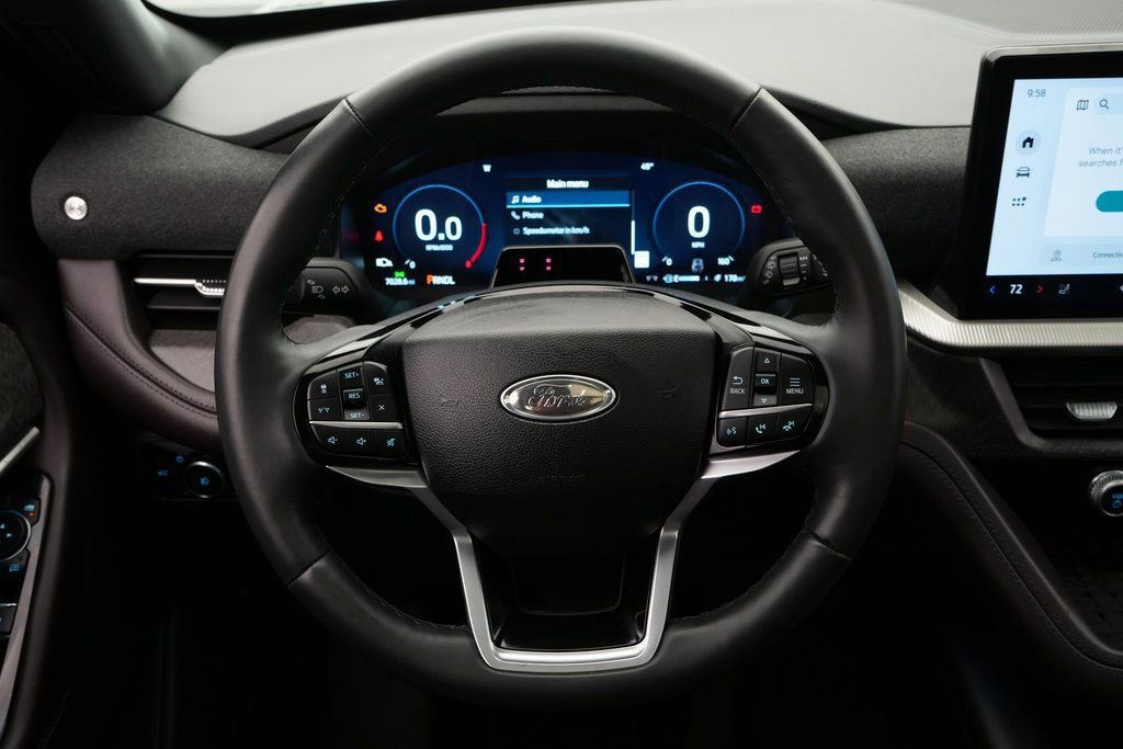 Certified 2025 Ford Explorer Platinum image 13