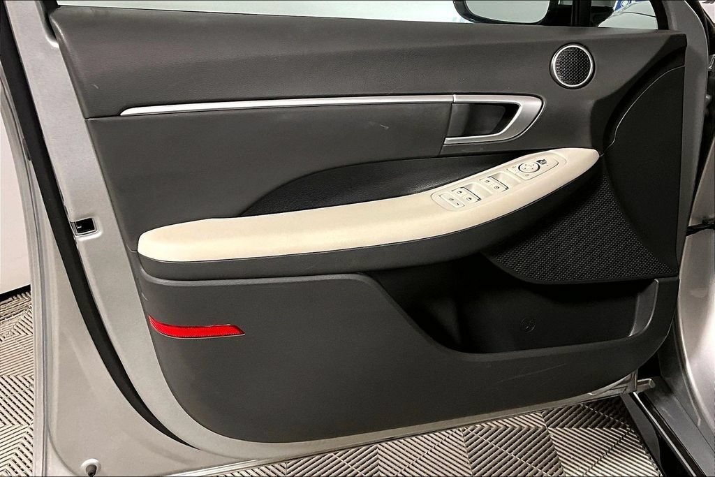 Used 2025 Hyundai Sonata SEL FWD image 17