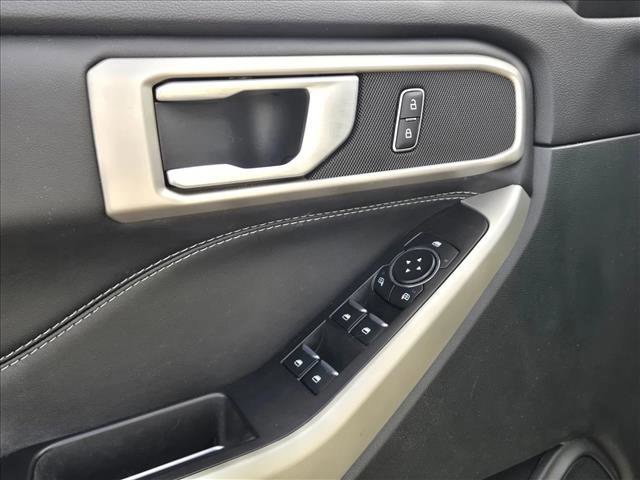 Certified 2023 Ford Explorer XLT image 9