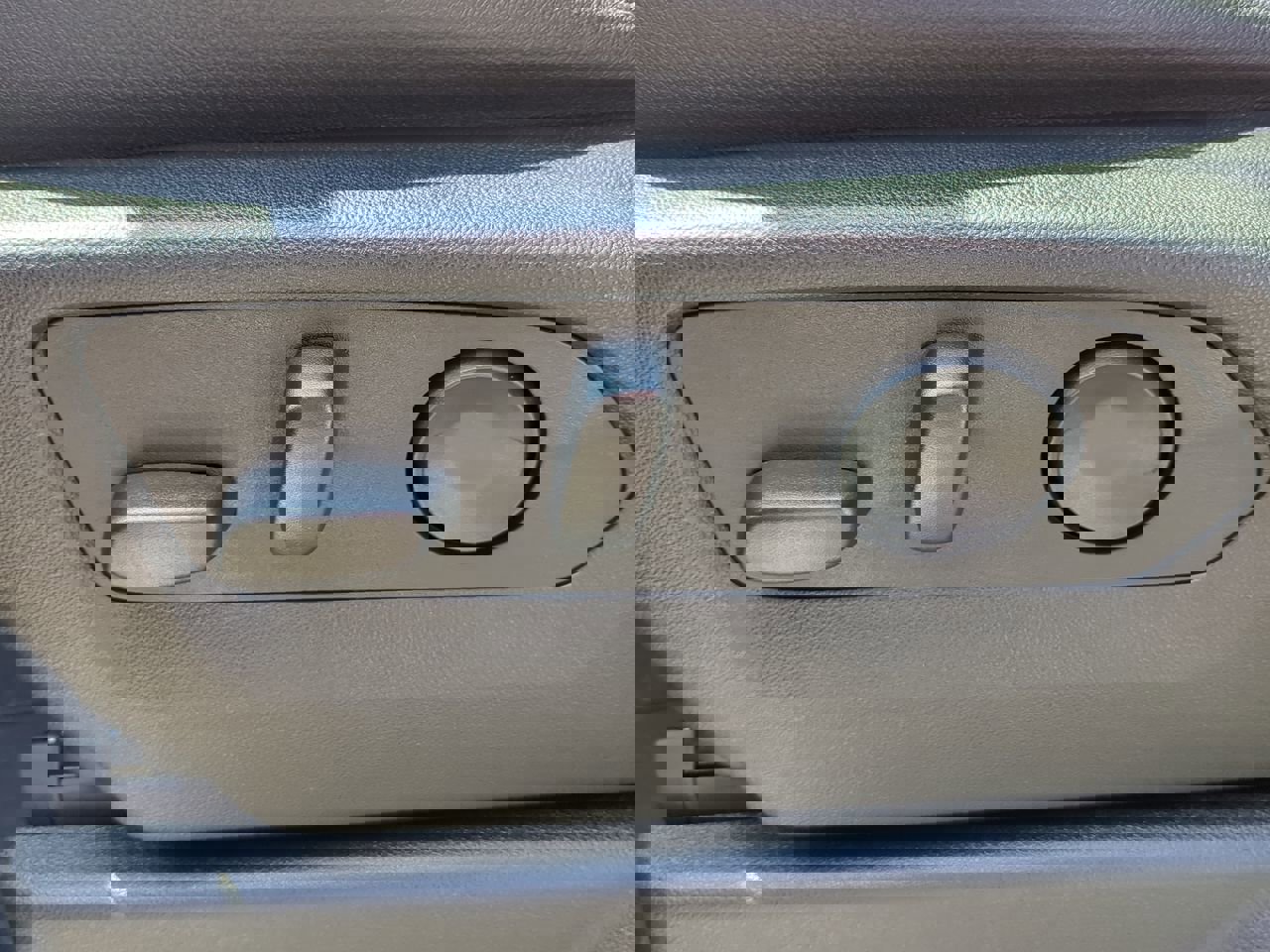 Used 2025 Chevrolet Tahoe LT w/ Comfort Package image 30