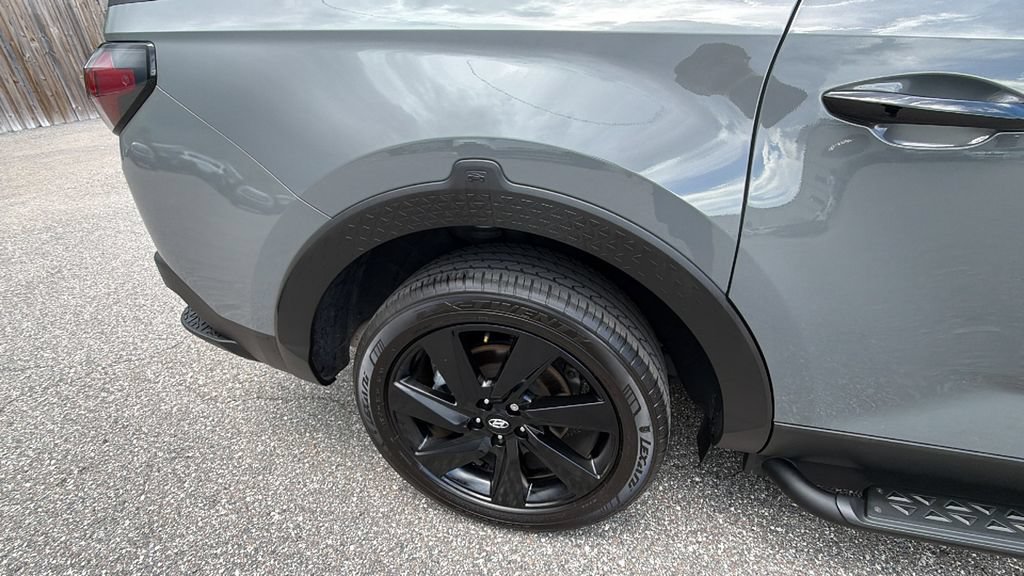 Used 2024 Hyundai Santa Cruz Night AWD/4WD image 11