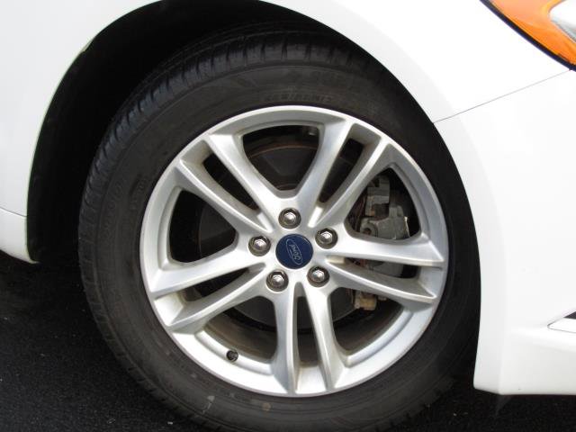 Certified 2018 Ford Fusion SE image 5