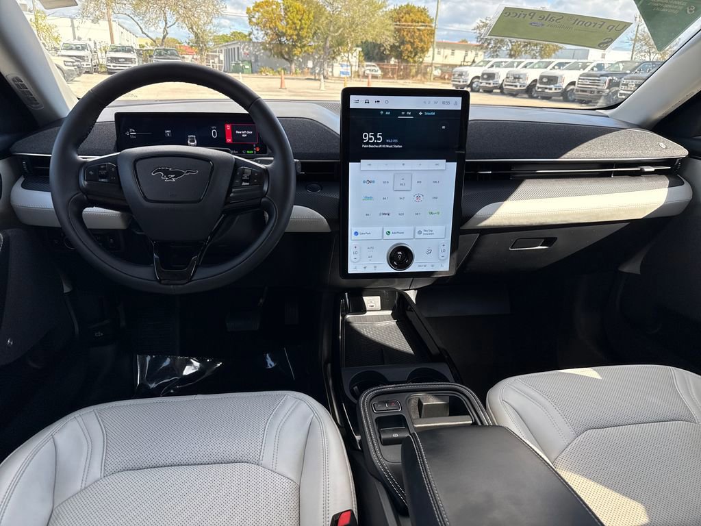 Certified 2025 Ford Mustang Mach-E Premium image 9