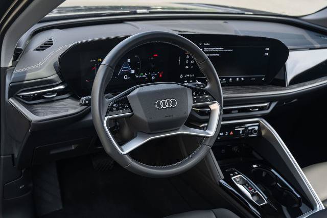 Used 2025 Audi Q5 Premium w/ Convenience Package AWD/4WD image 22