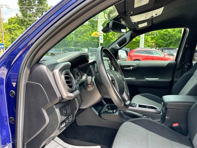 Used 2022 Toyota Tacoma TRD Sport AWD/4WD image 28