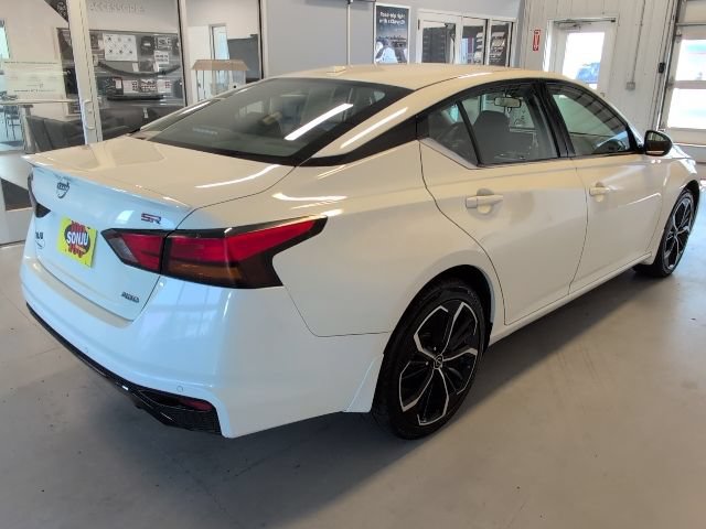 Used 2023 Nissan Altima 2.5 SR AWD/4WD image 5