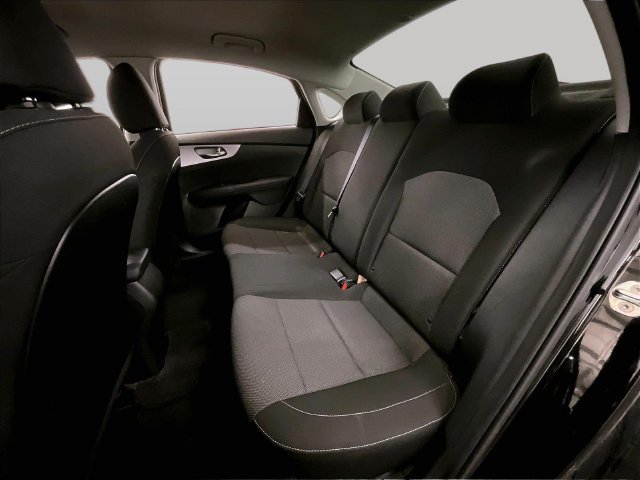 Used 2022 Kia Forte LXS FWD image 25