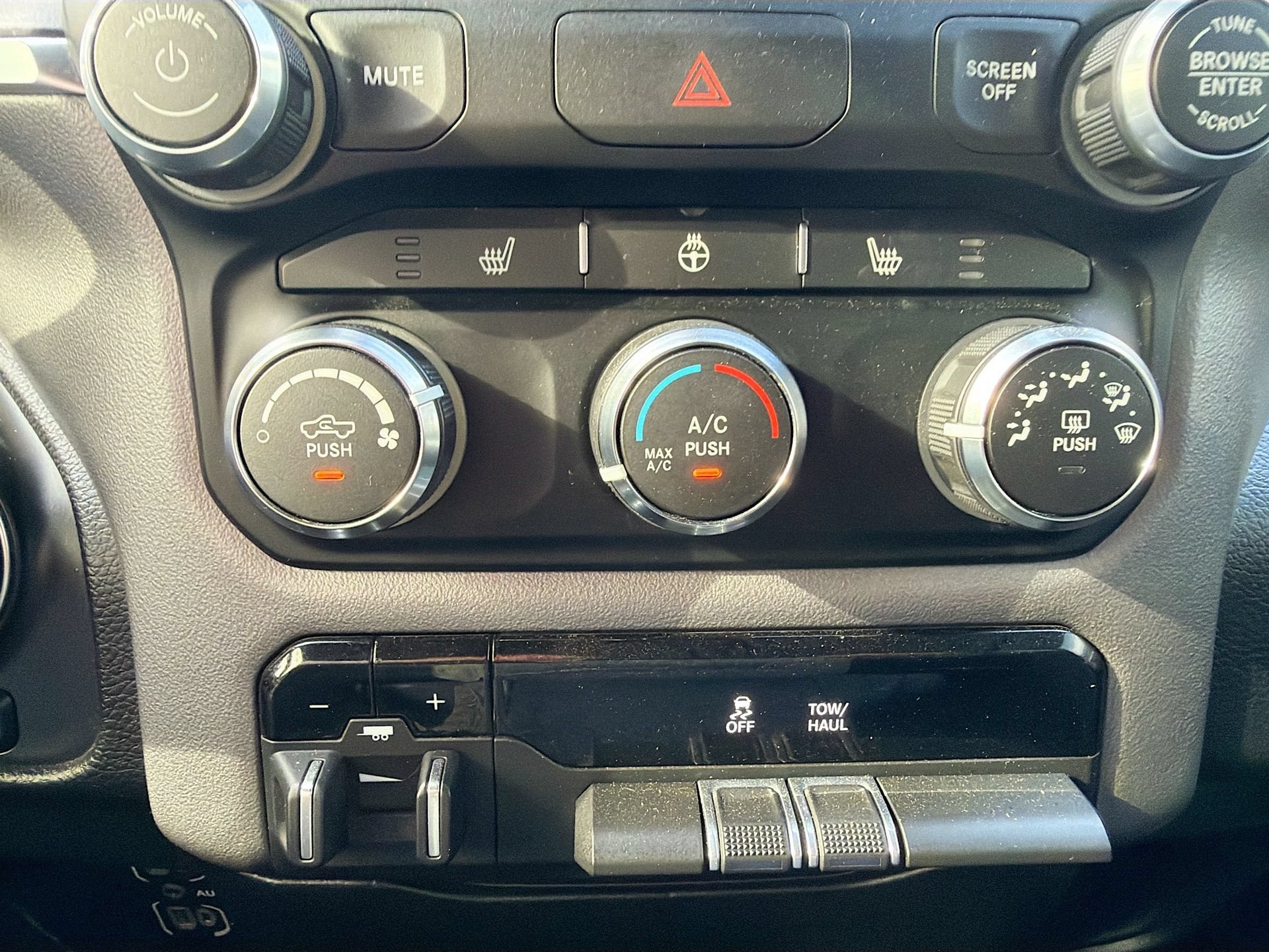 Used 2024 RAM 1500 Big Horn AWD/4WD image 20