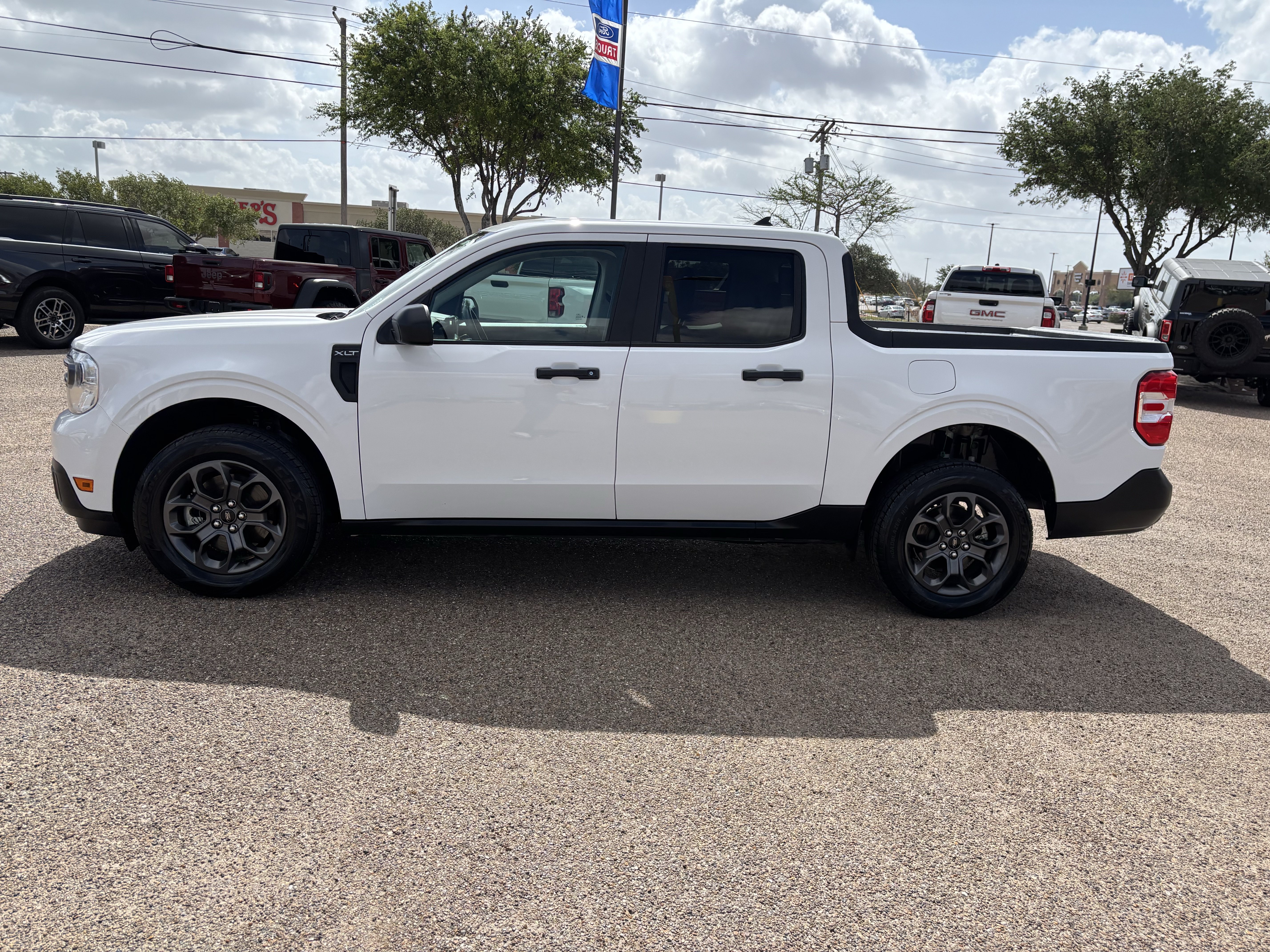 Certified 2024 Ford Maverick XLT FWD image 2